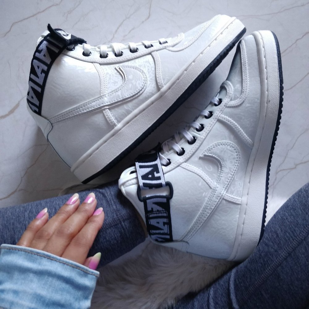 🔥𝐒𝐎𝐋𝐃 𝐎𝐔𝐓🔥